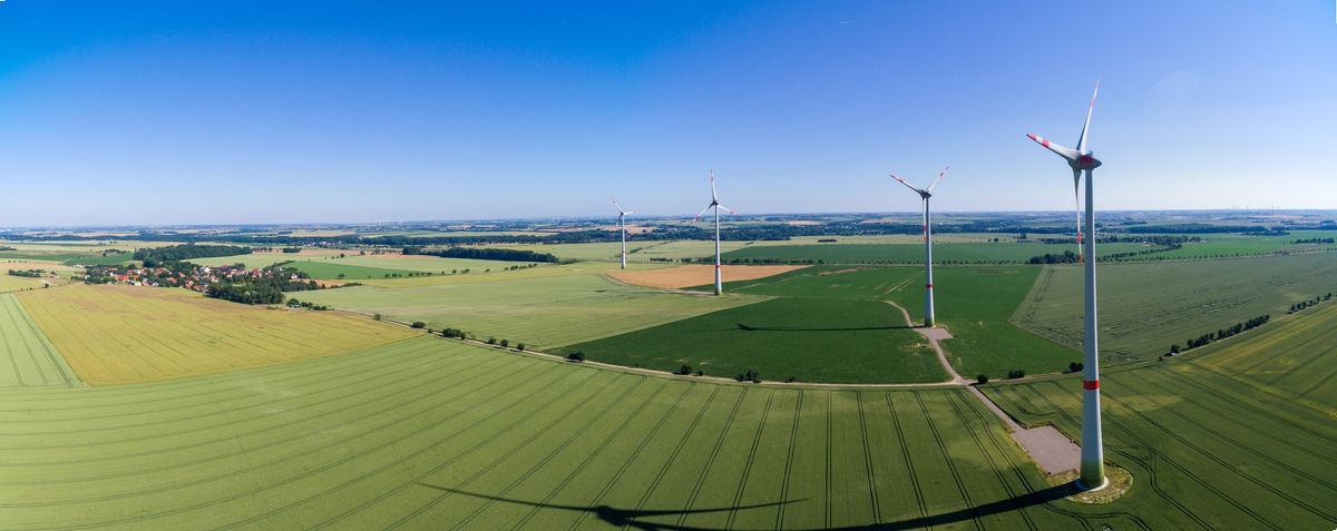 Windräder in einem Windpark